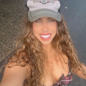 Meet your Posher, Ariel